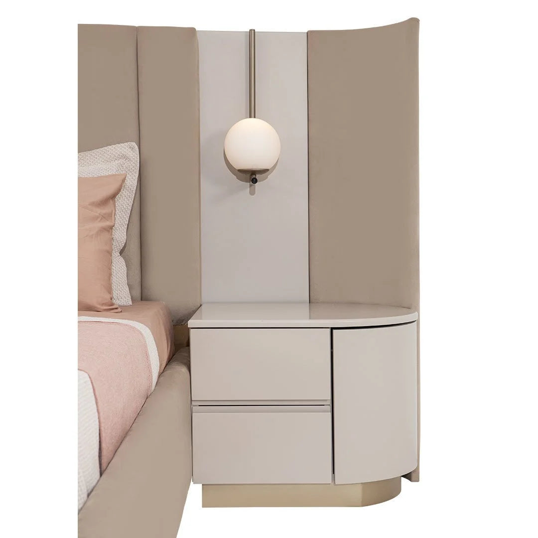 Blush Komodin