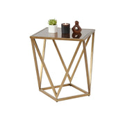 Leris Yan Sehpa kare füme cam tabla, altın rengi metal çapraz geometrik ayaklar, beyaz zeminde