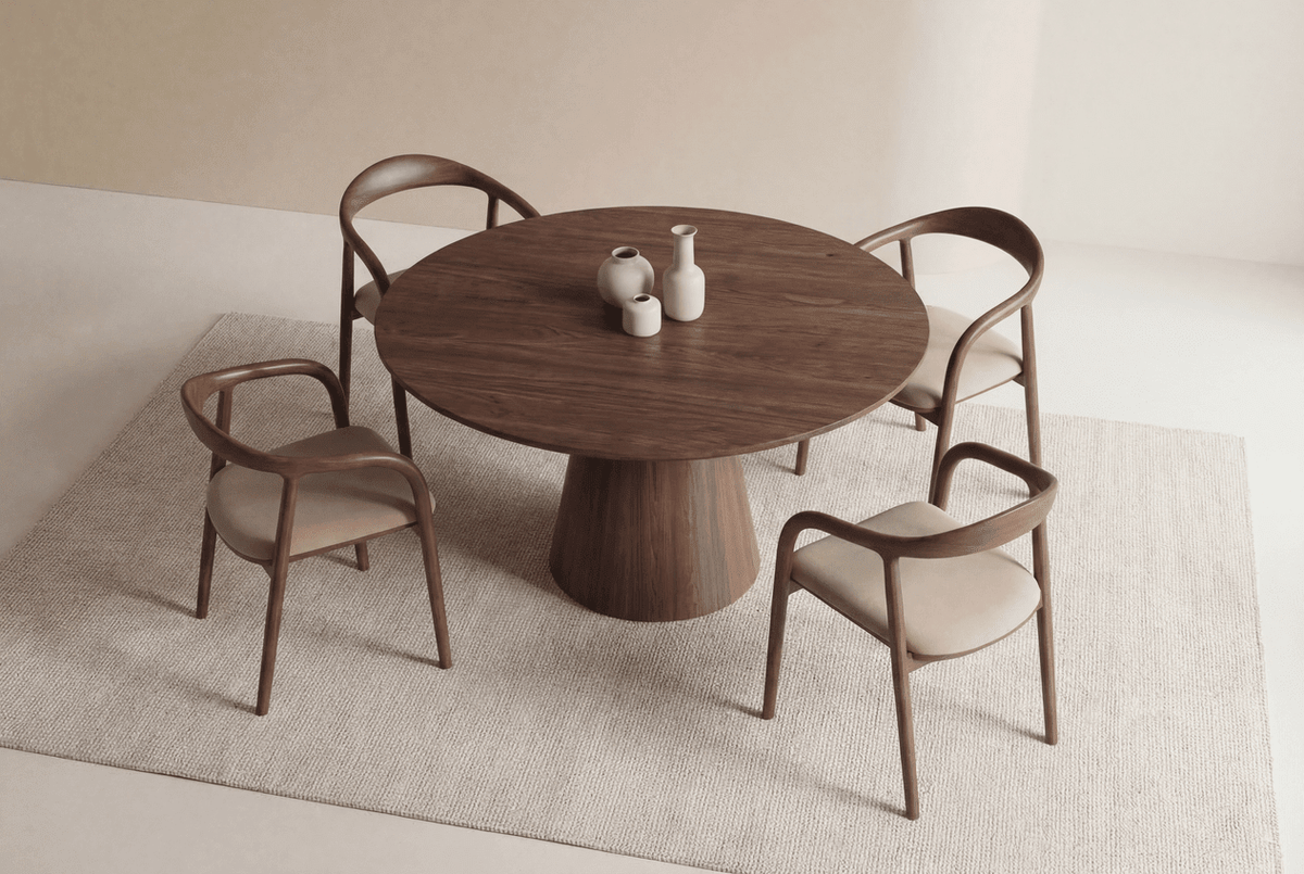 Vesto Masa ceviz tabla üzerinde vazolar, ceviz sandalyelerle üstten açılı görünüm